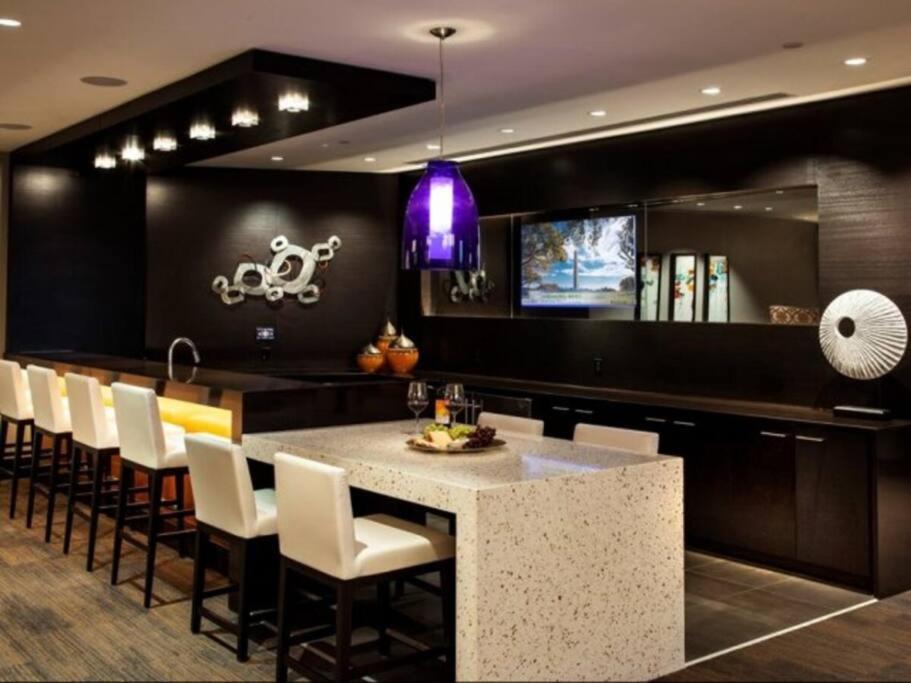 Awesome 1 Bedroom Apt + Den At Crystal City With Gym アーリントン エクステリア 写真