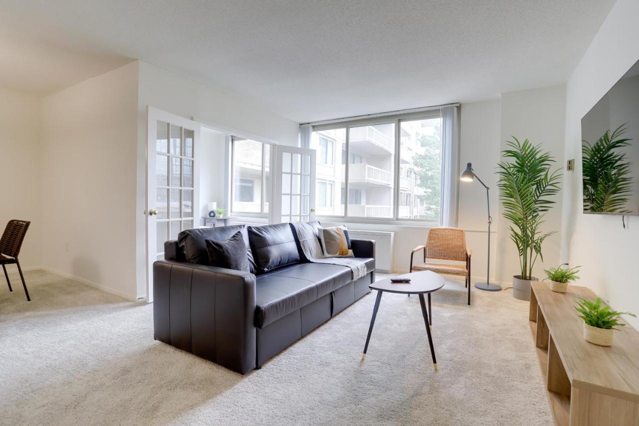 Awesome 1 Bedroom Apt + Den At Crystal City With Gym アーリントン エクステリア 写真