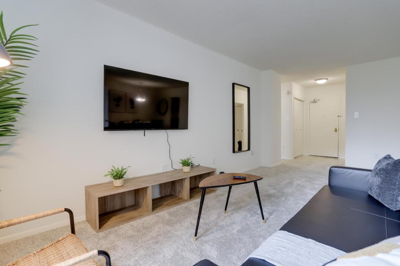 Awesome 1 Bedroom Apt + Den At Crystal City With Gym アーリントン エクステリア 写真